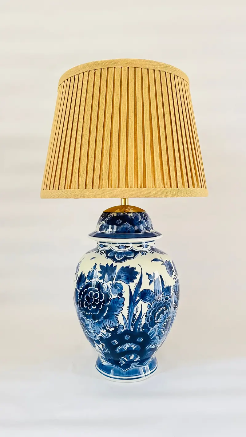 Antique Delft ‘De Porceleyne Fles’ Lamp